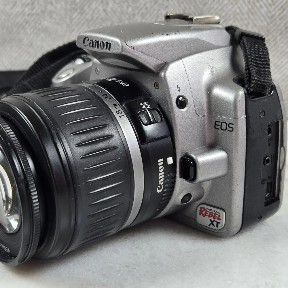 Canon EOS Digital Rebel XT 8.0MP DSLR Camera w/EF-S 18-55mm Lens Battery Charger